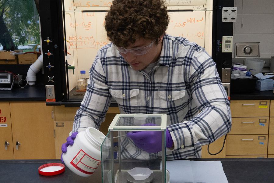 A student works in the chemistry lab.